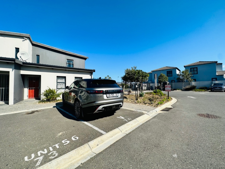 2 Bedroom Property for Sale in Parklands North Western Cape